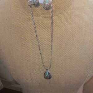 Elegant Silver and Turquoise Jewelry Set